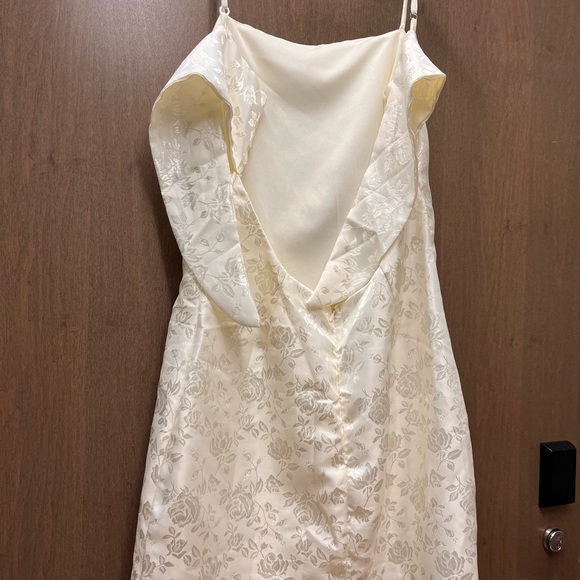 Lucy in the sky white dress - Picture 3 of 5